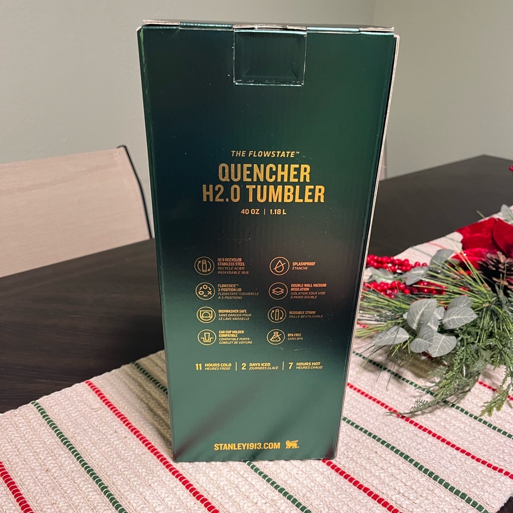 Stanley The St. Patrick's Day Flowstate Quencher 40oz Tumbler - Picture 7 of 9